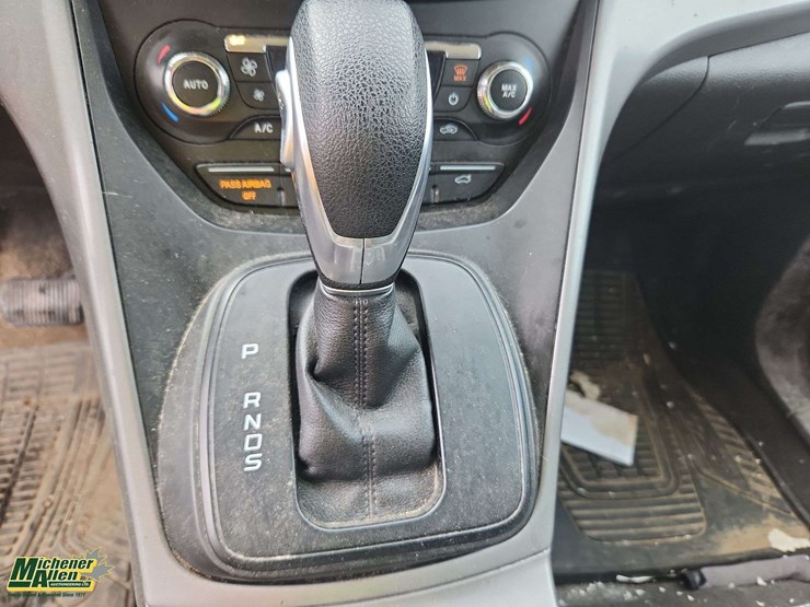 2015-ford-escape-se-image-21