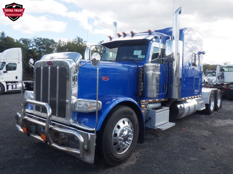 2019-peterbilt-389-image-1