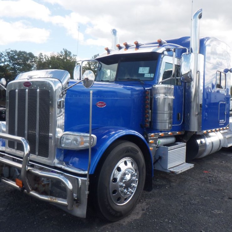 2019 PETERBILT 389