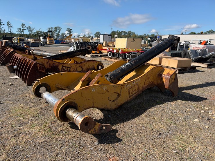 caterpillar-323-image-2