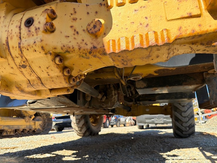 caterpillar-th360b-image-59