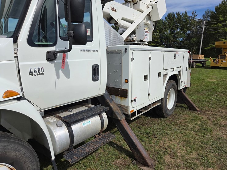 2007-international-durastar-4400-image-10