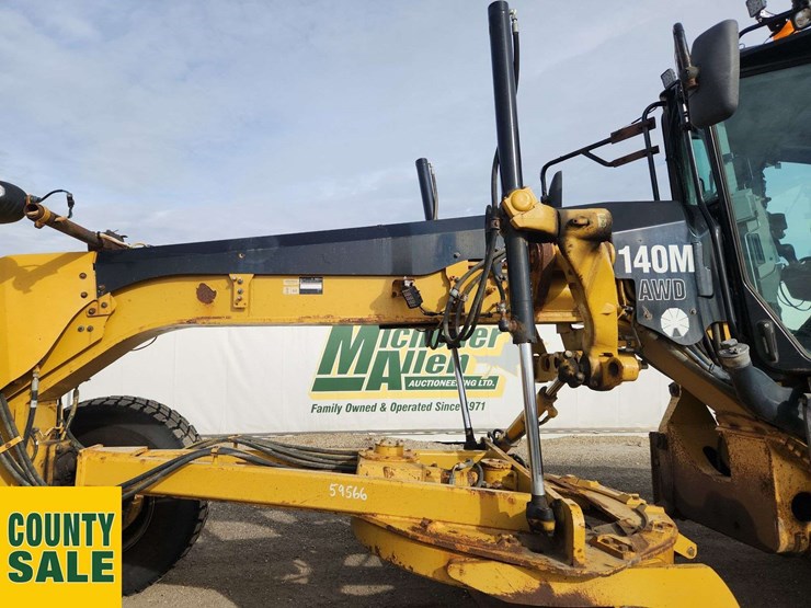 2015-caterpillar-140m-image-28