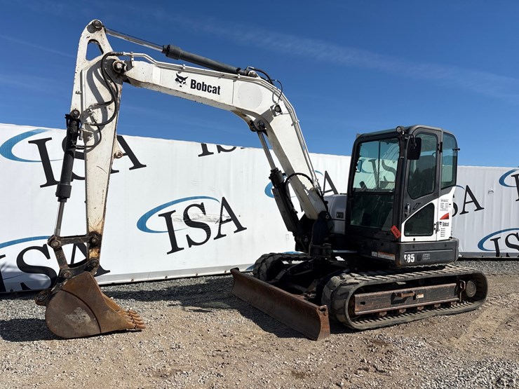 bobcat-e85-image-1