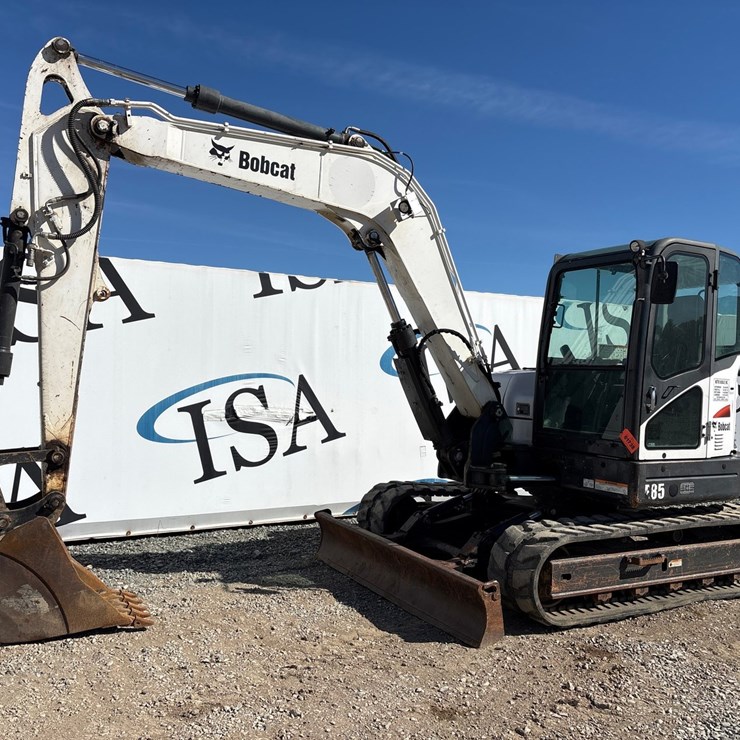 BOBCAT E85