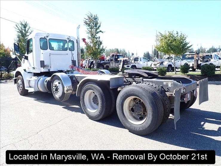 2019-peterbilt-567-image-24