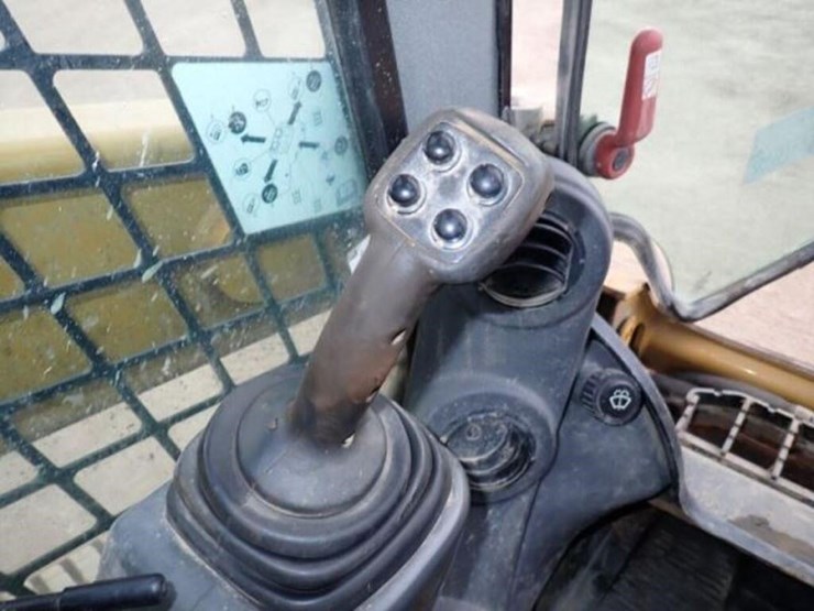 2019-caterpillar-259d-image-16