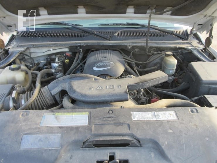 2001-chevrolet-tahoe-image-5