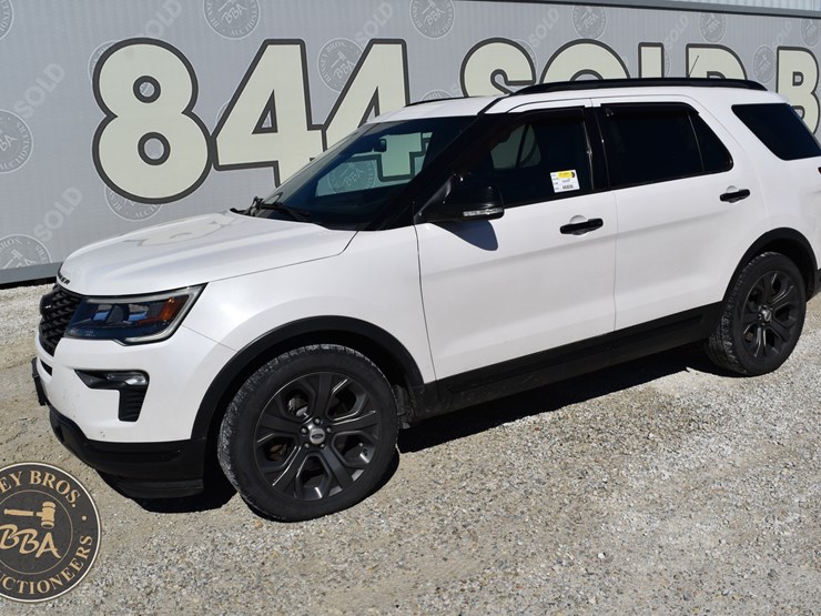 2018-ford-explorer-image-9