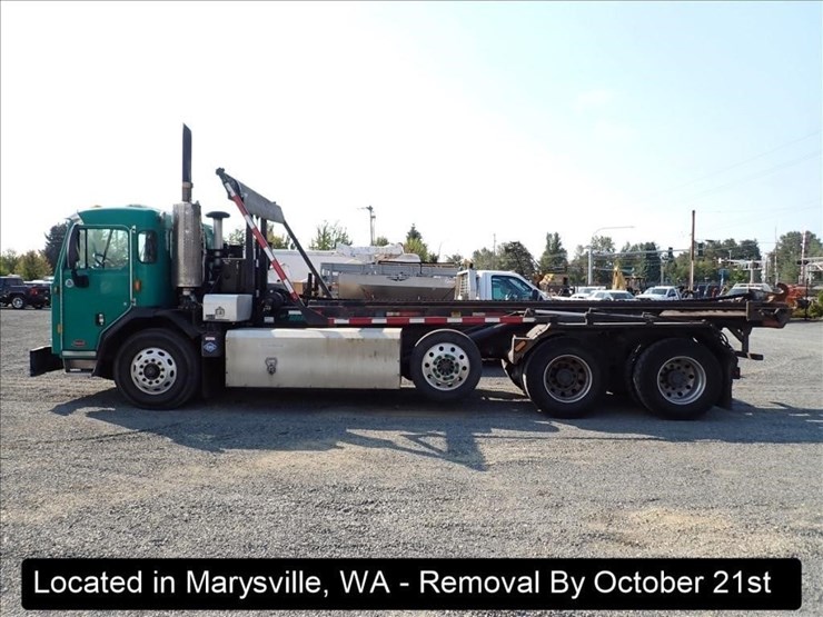 2016-peterbilt-320-image-4