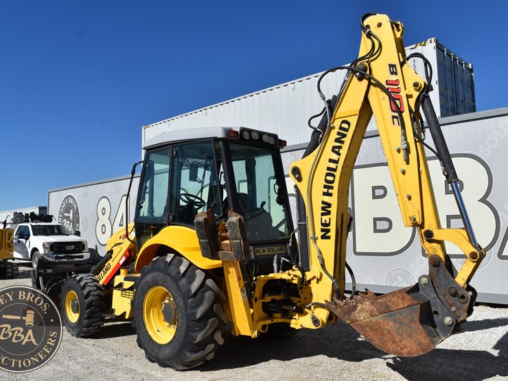 2013-new-holland-b110c-image-18