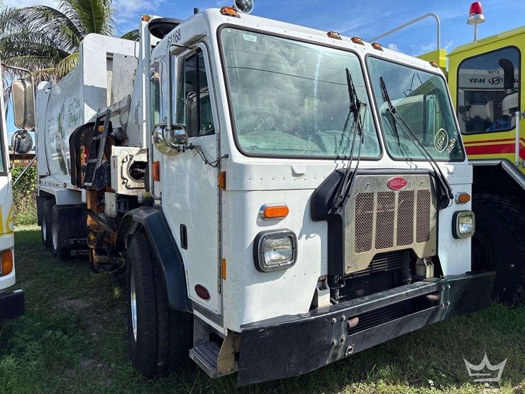2019-peterbilt-520-image-2