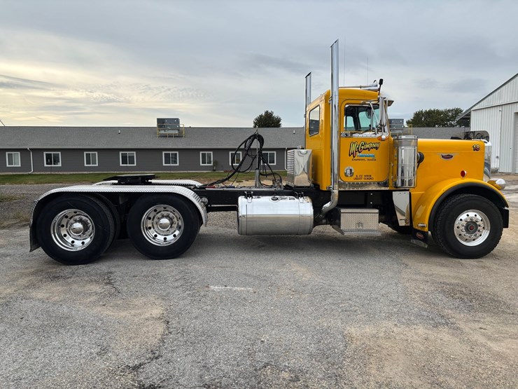 1982-peterbilt-359-image-4