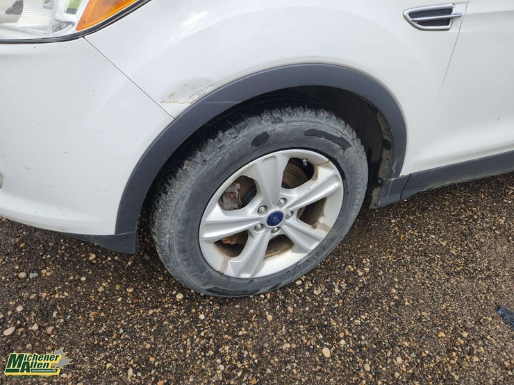 2015-ford-escape-se-image-9