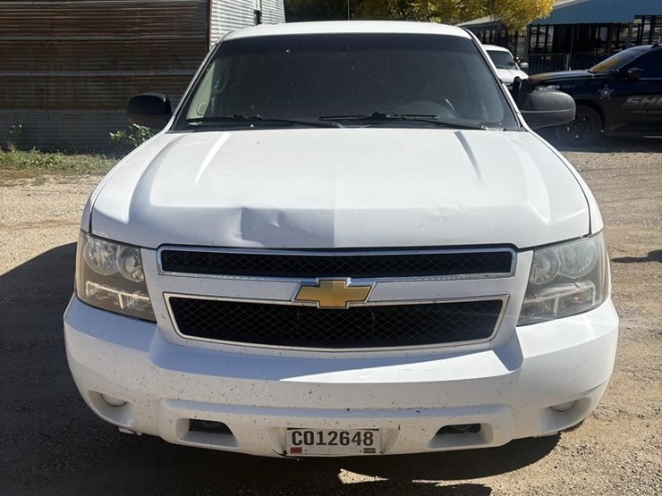 2014-chevrolet-tahoe-image-2