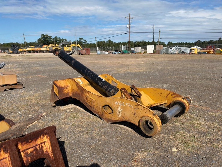 caterpillar-323-image-3