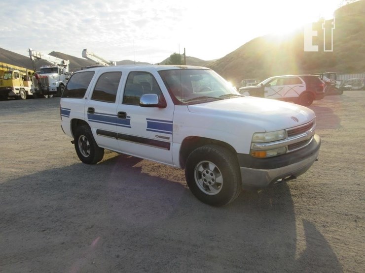 2001-chevrolet-tahoe-image-2