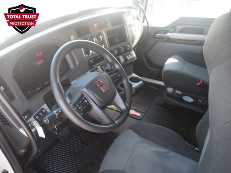 2023-kenworth-t680-image-19