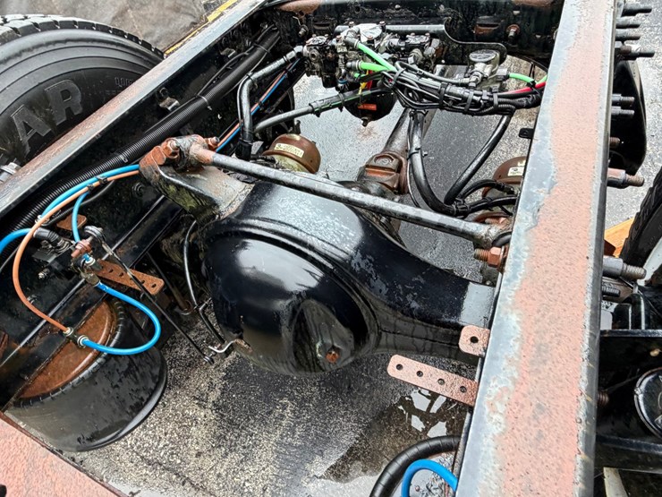 #1667-•-2016-freightliner-m2-cab-and-chassis-image-27