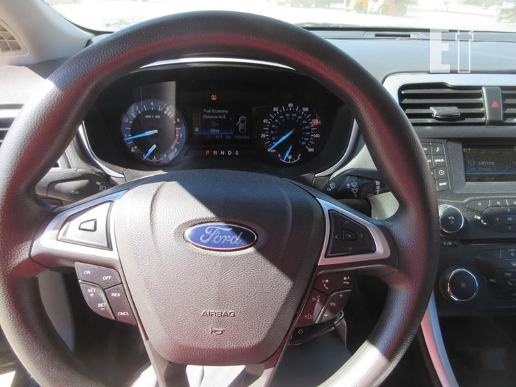 2015-ford-fusion-image-8