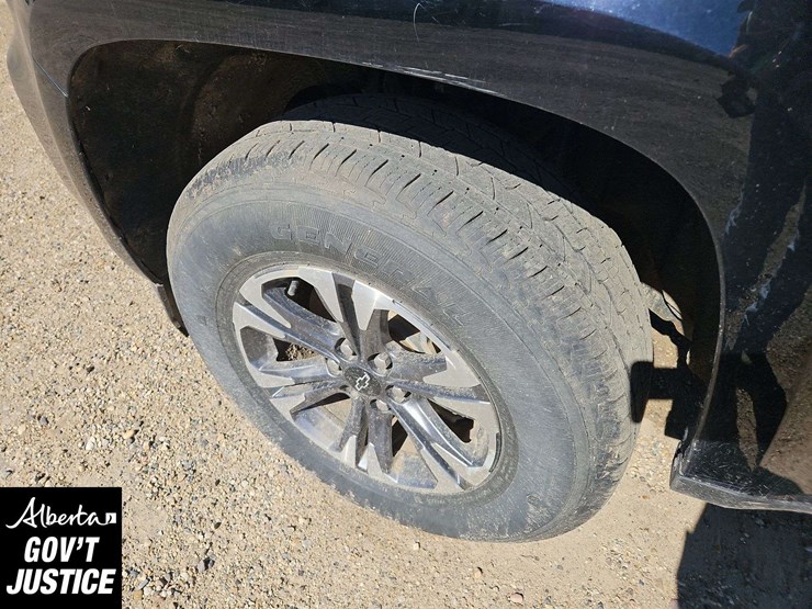 2022-chevrolet-colorado-image-27