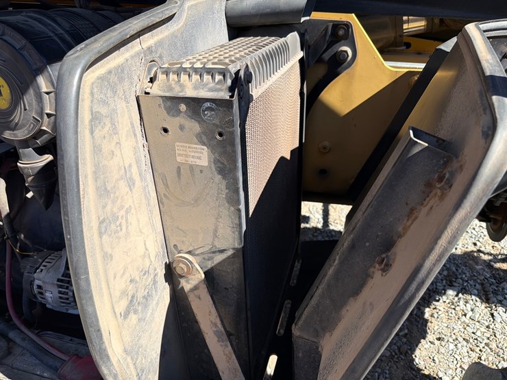 caterpillar-th360b-image-51