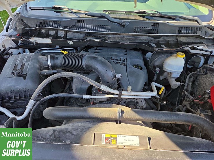 2015-dodge-1500-image-32