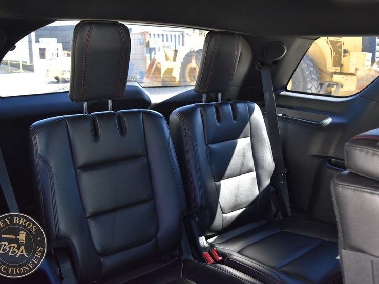 2018-ford-explorer-image-48