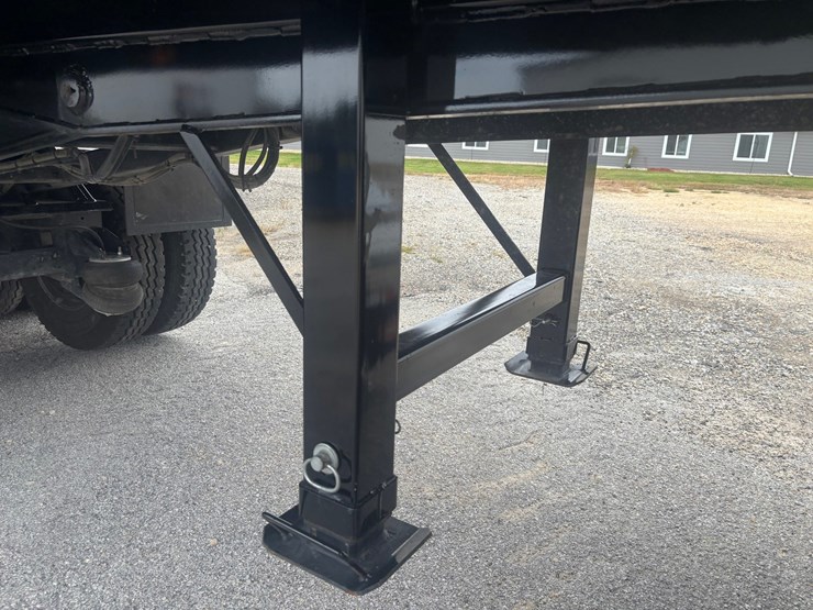 2025-axle-end-dump-image-31