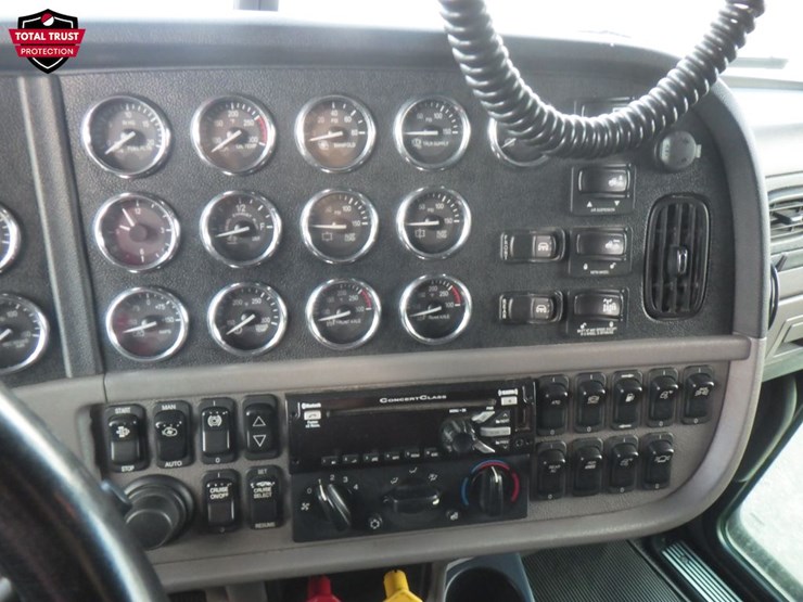 2019-peterbilt-389-image-17