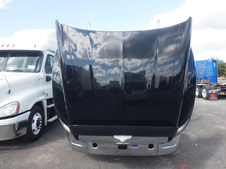 2018-peterbilt-579-image-23