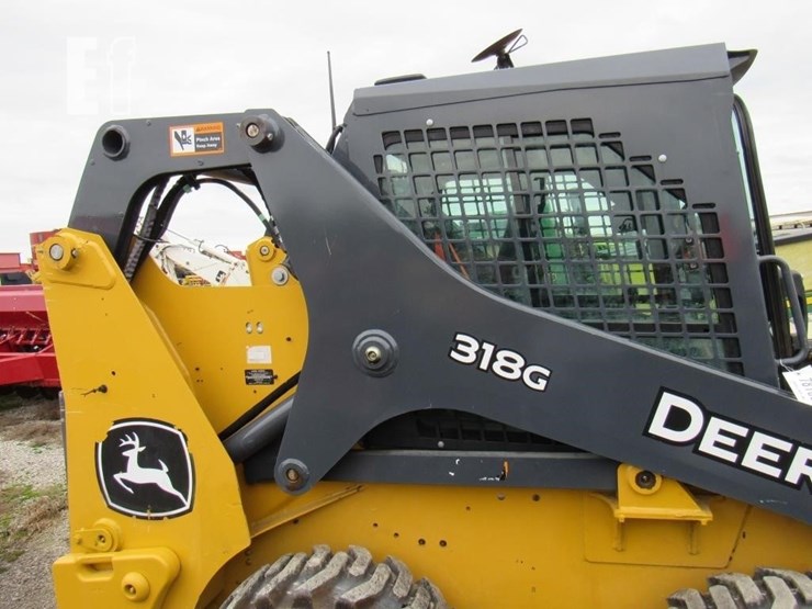 2023-deere-318g-image-10