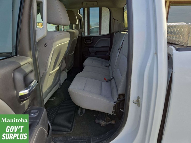 2015-chevrolet-silverado-1500-image-23