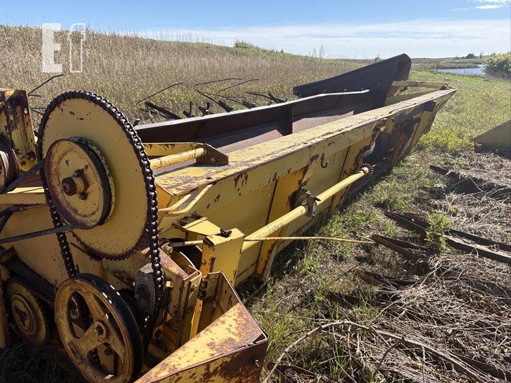 new-holland-960-image-9