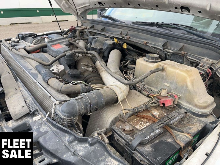 2011-ford-f550-image-21