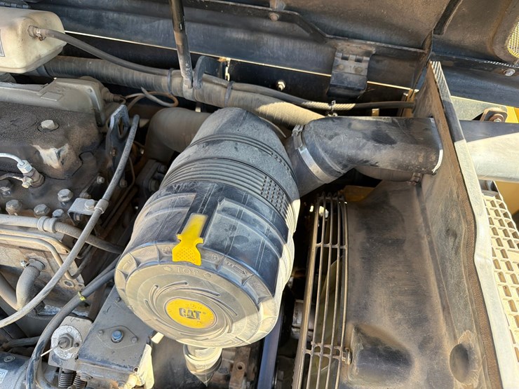 caterpillar-th360b-image-55