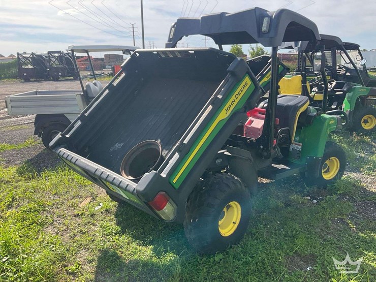 2022-john-deere-gator-image-3