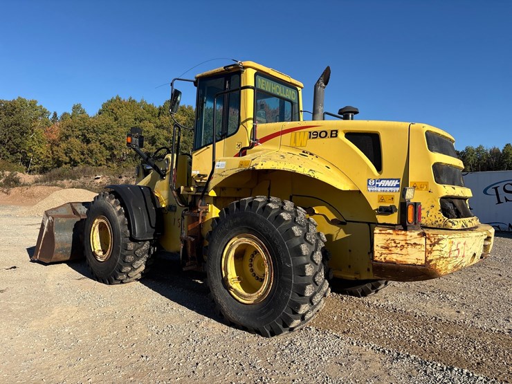 new-holland-190-image-3