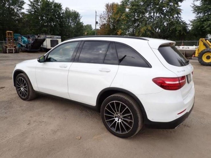 2018-mercedes-benz-glc300-image-7