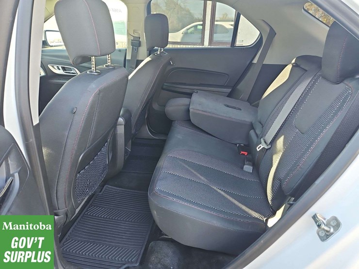 2015-chevrolet-equinox-image-24