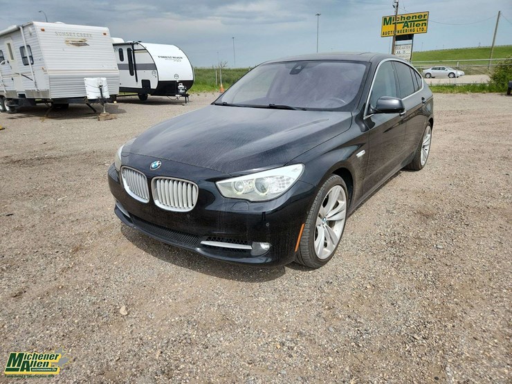 2013-bmw-5-series-550i-gt-xdrive-4dr-sedan-image-1