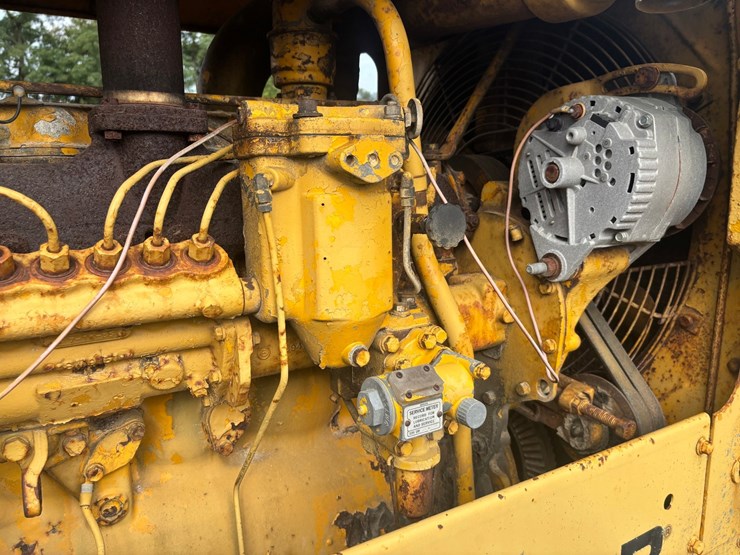 caterpillar-12-image-27