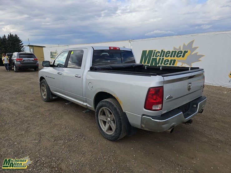 2012-dodge-1500-image-3