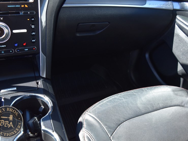 2018-ford-explorer-image-31