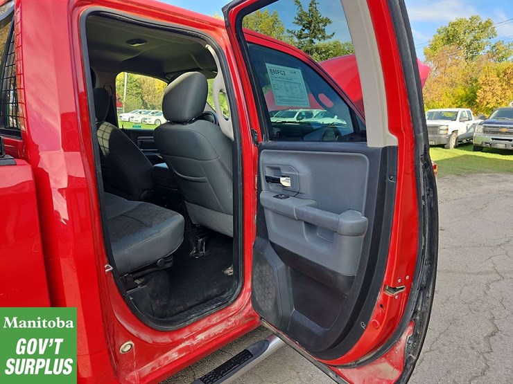2015-dodge-1500-image-25