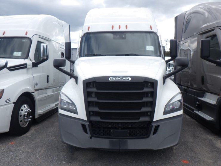 2023-freightliner-cascadia-126-image-2