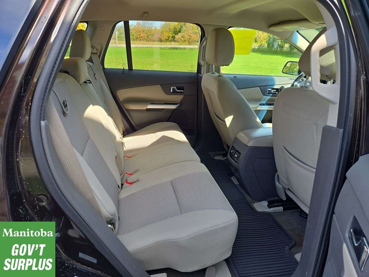2014-ford-edge-image-28