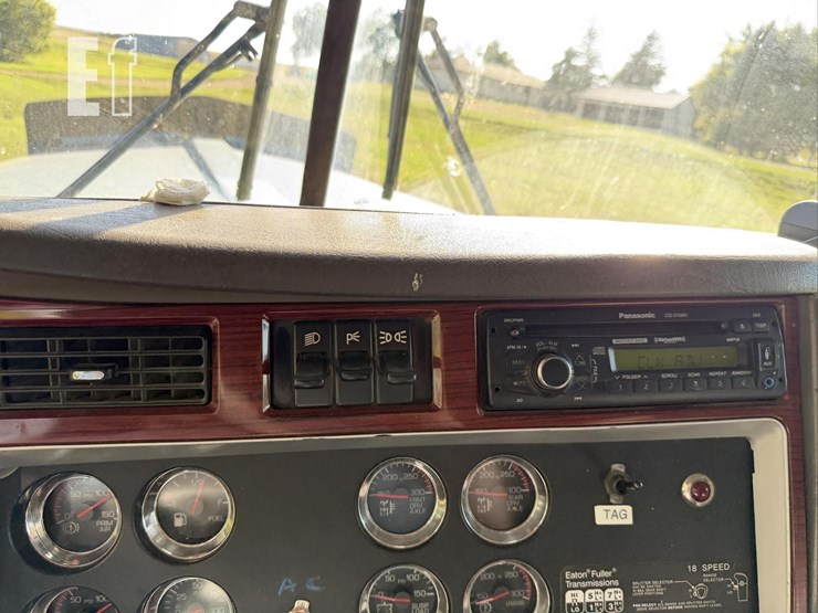 2006-kenworth-w900-image-22