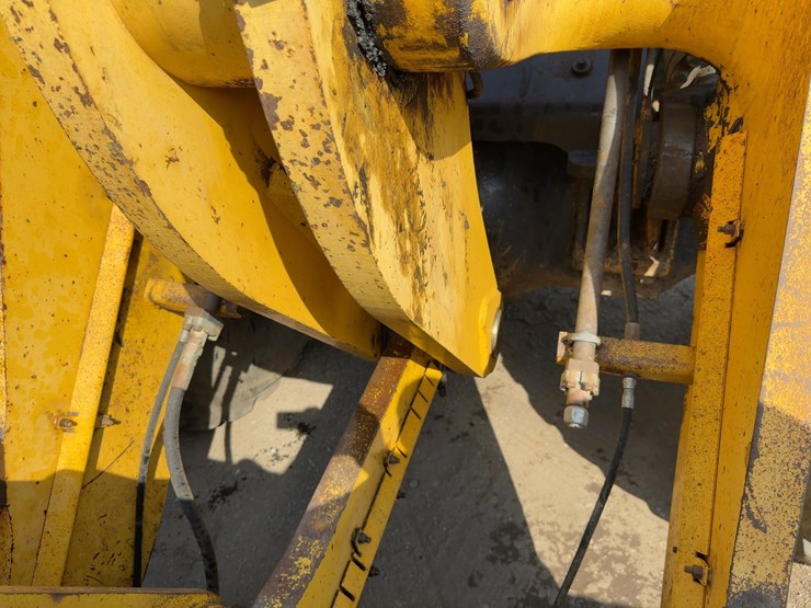 2010-komatsu-wa500-6-image-11