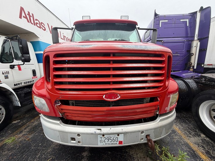 #1663-•-1999-sterling-day-cab-truck-tractor-image-9